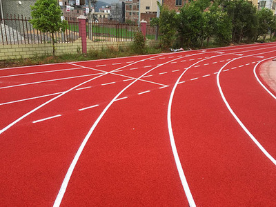 塑膠跑道施工中的關鍵注意事項