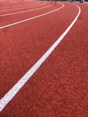 塑膠跑道 學校運動場的多功能選擇